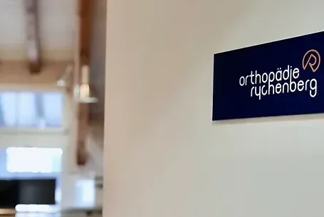 Ihre Facharztpraxis für massgeschneiderte Orthopädie: Orthopädie Rychenberg, Rychenbergstrasse 75, 8400 Winterthur - Telefon 052 213 22 77