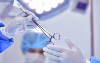 Suchen Sie eine orthopädische Praxis, die alles unter einem Dach vereint: ein modernes Röntgen, eine hauseigene Physiotherapie und einen eigenen Praxis-Operationsraum.