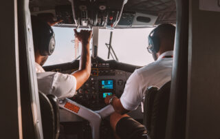 Ortho Rychenberg ist spezialisiert auf Untersuchungen und Beratung von Pilot:innen und Flugbegleiter:innen, inklusive EASA-Flugtauglichkeits-Medical. Telefon: 052 213 22 77